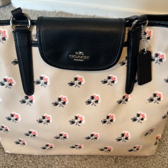 Coach Bramble Tote - Picture 6 of 12